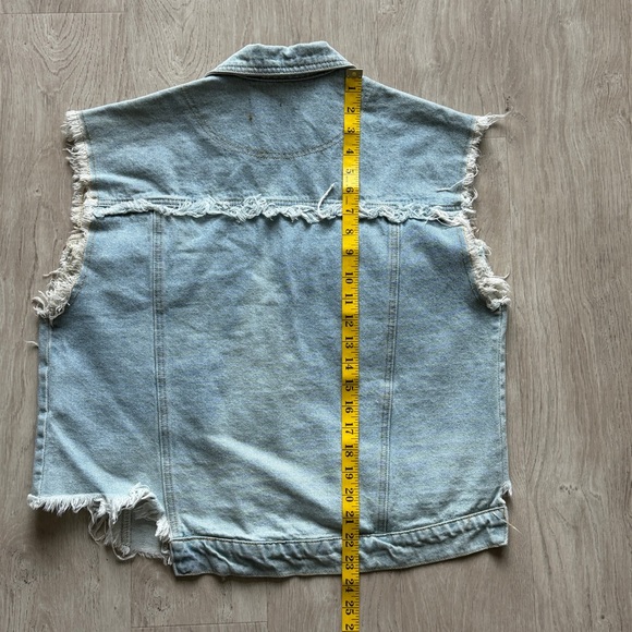 POL Women’s Size Small Light Washed Frayed Fringe Denim Vest 100% Cotton - Picture 8 of 9
